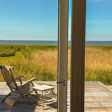 Front Row With Sunset On Odden 펜션